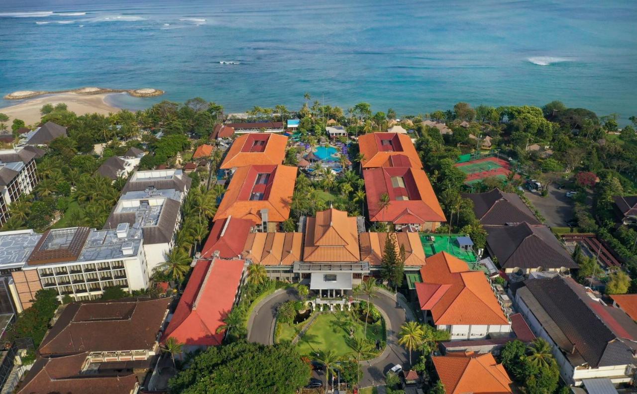Bali Dynasty Resort Kuta Lombok Exterior foto Aerial view of the resort