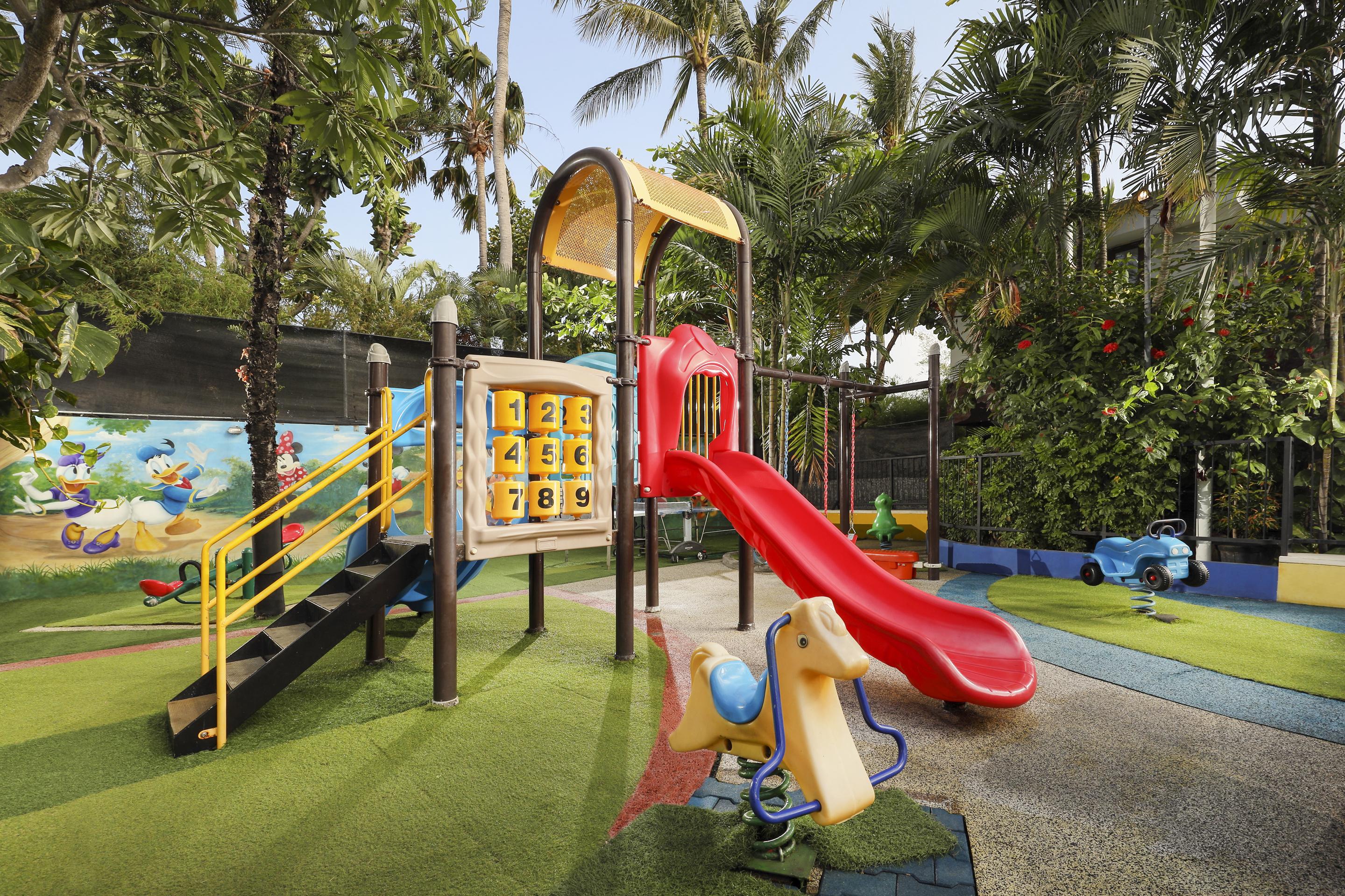 Bali Dynasty Resort Kuta Lombok Exterior foto Playground at the hotel