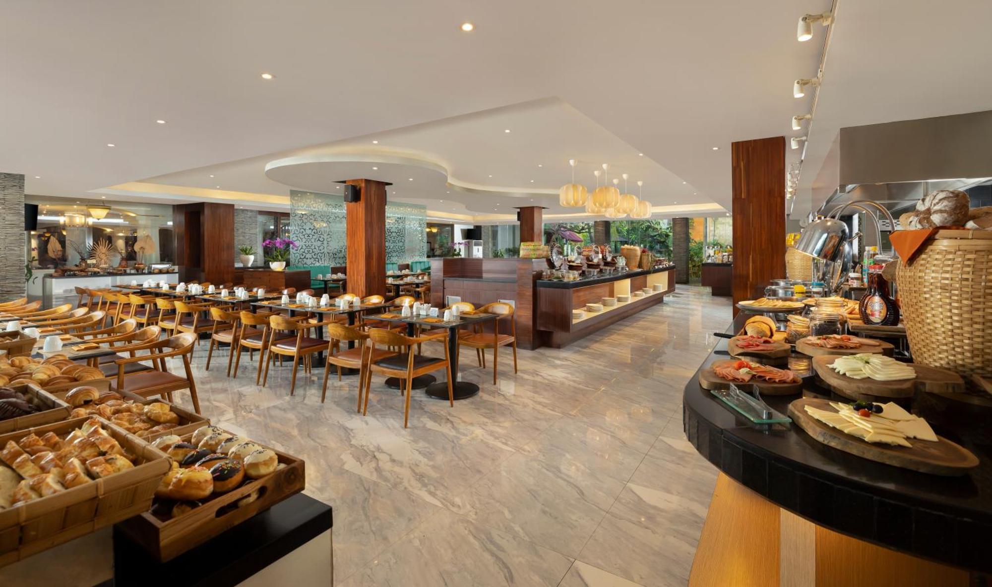 Bali Dynasty Resort Kuta Lombok Exterior foto The Garden Grill